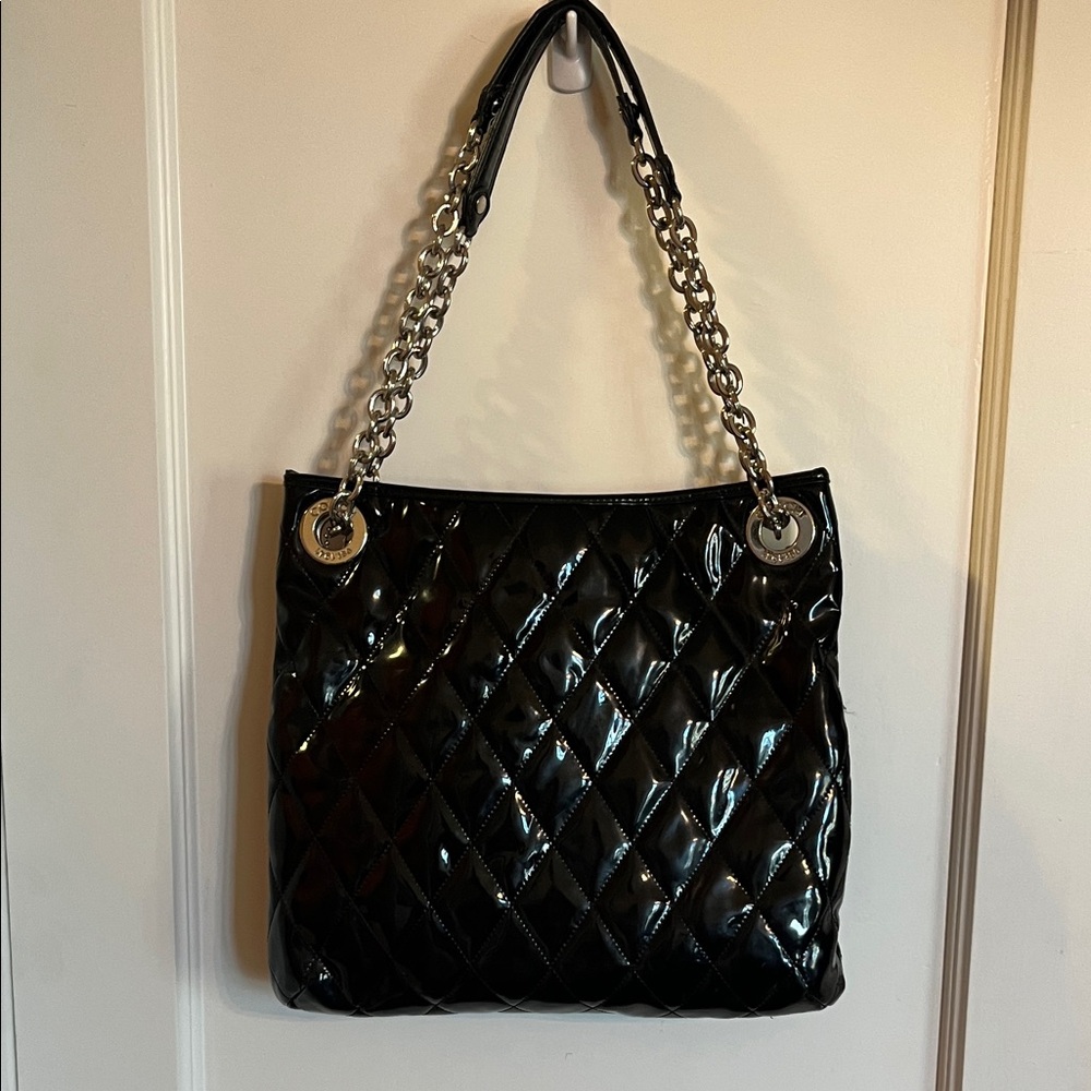 Beautiful Coach Poppy Black Quilted Patent Leather Shoulder Bag - Picture 5 of 13